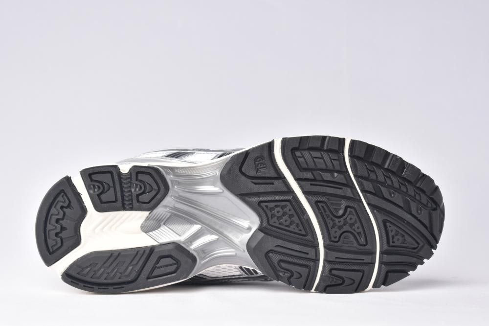 ASICS Gel-Kayano 14