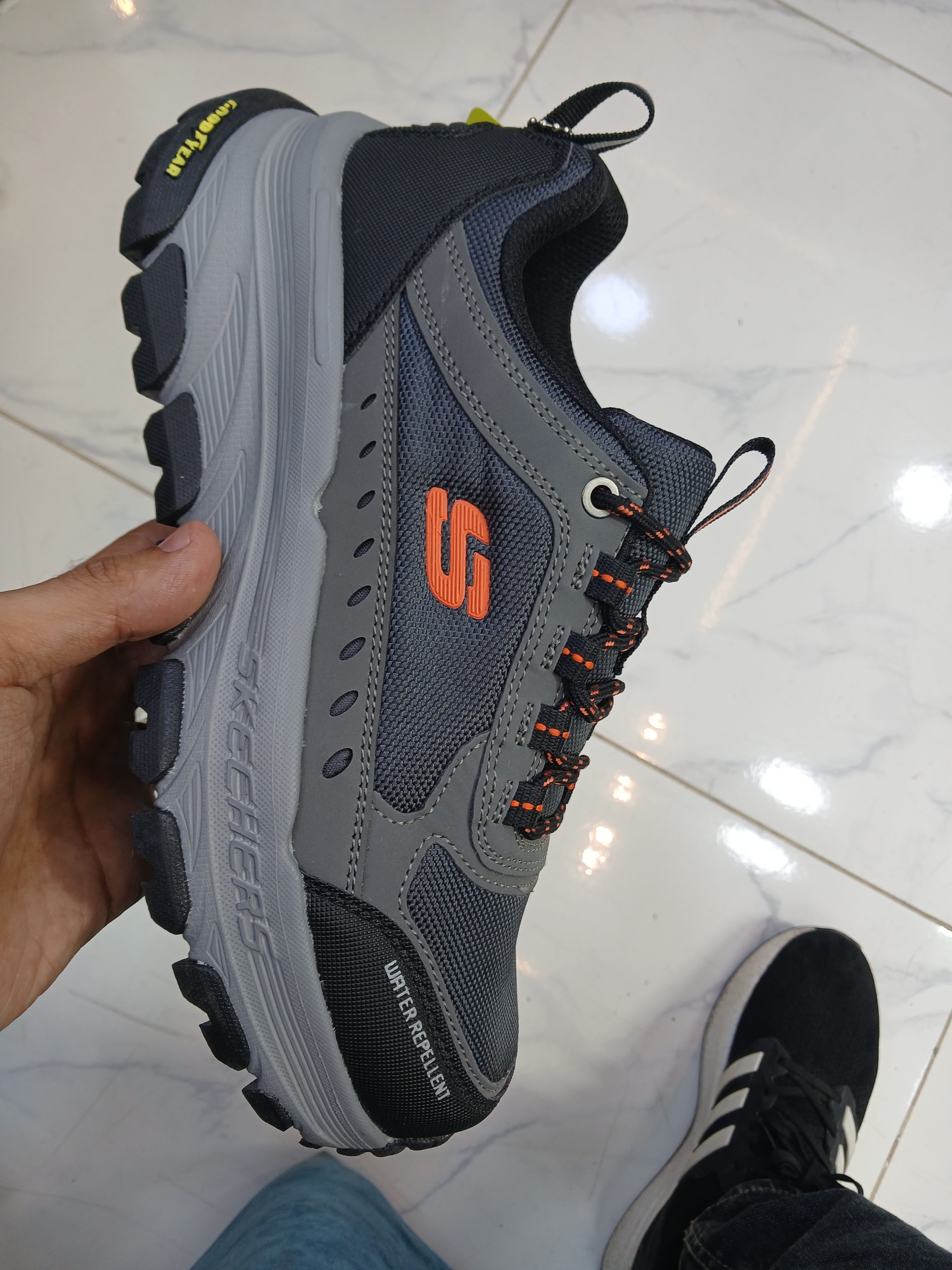 Skechers D'Lux Trekker Water Repellent