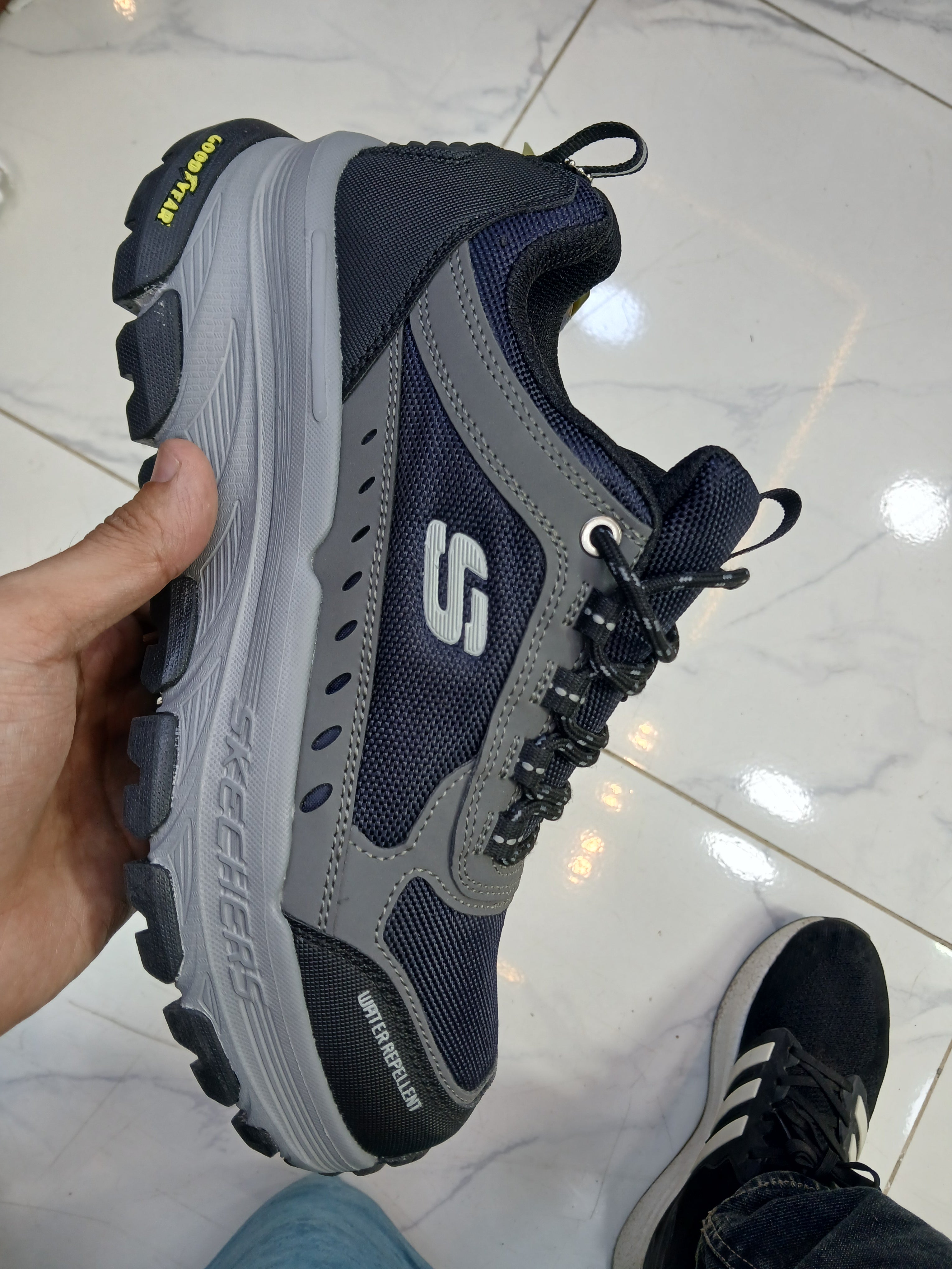 Skechers D'Lux Trekker Water Repellent